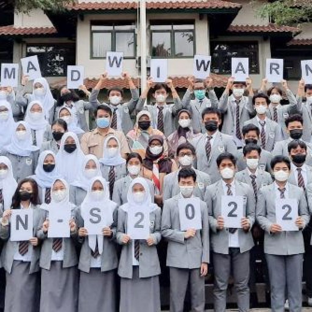 SMA Dwiwarna di Kompetisi Sains Nasional