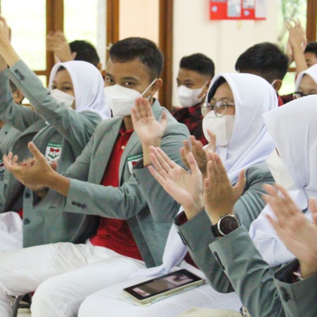 contoh hidup rukun di sekolah