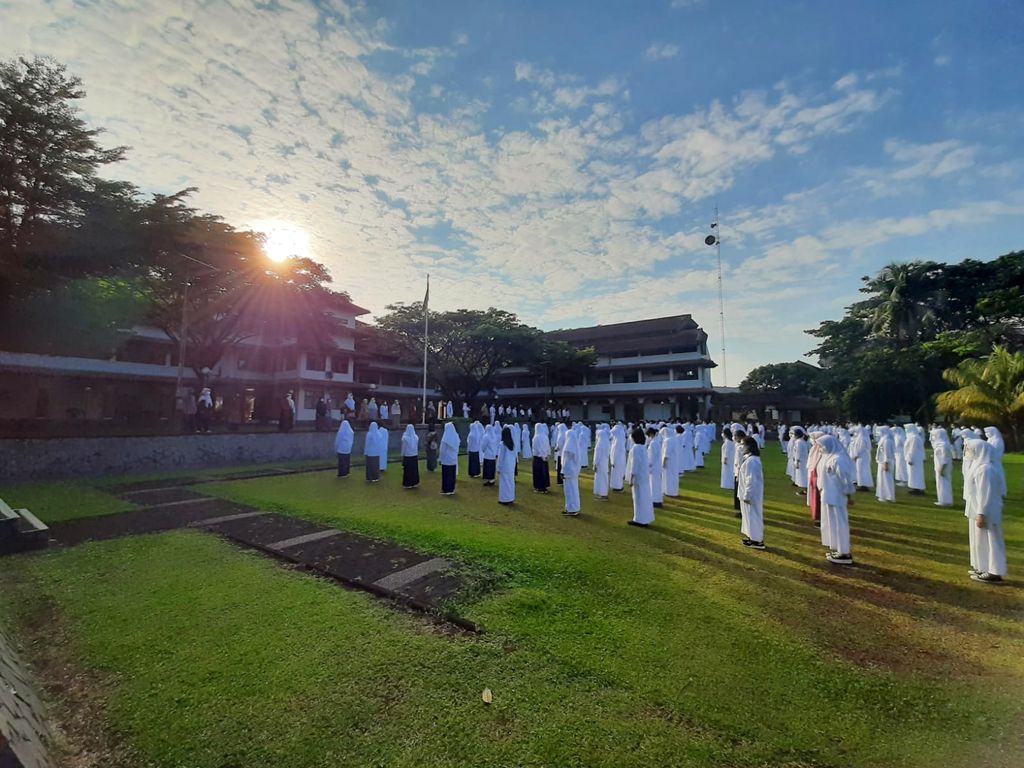 sma dwiwarna boarding school
