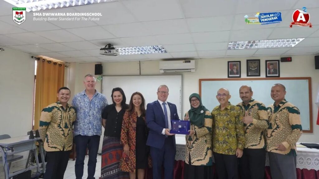 kerjasama pertukaran pelajar SMA di SMA Dwiwarna