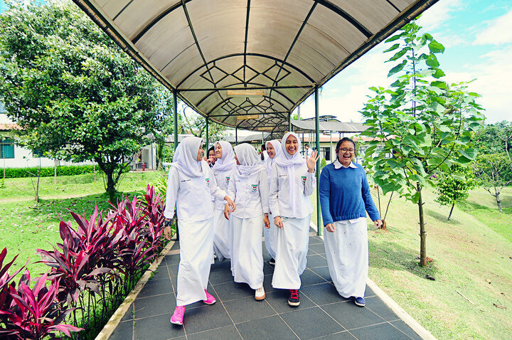 alasan memilih sma islam boarding school