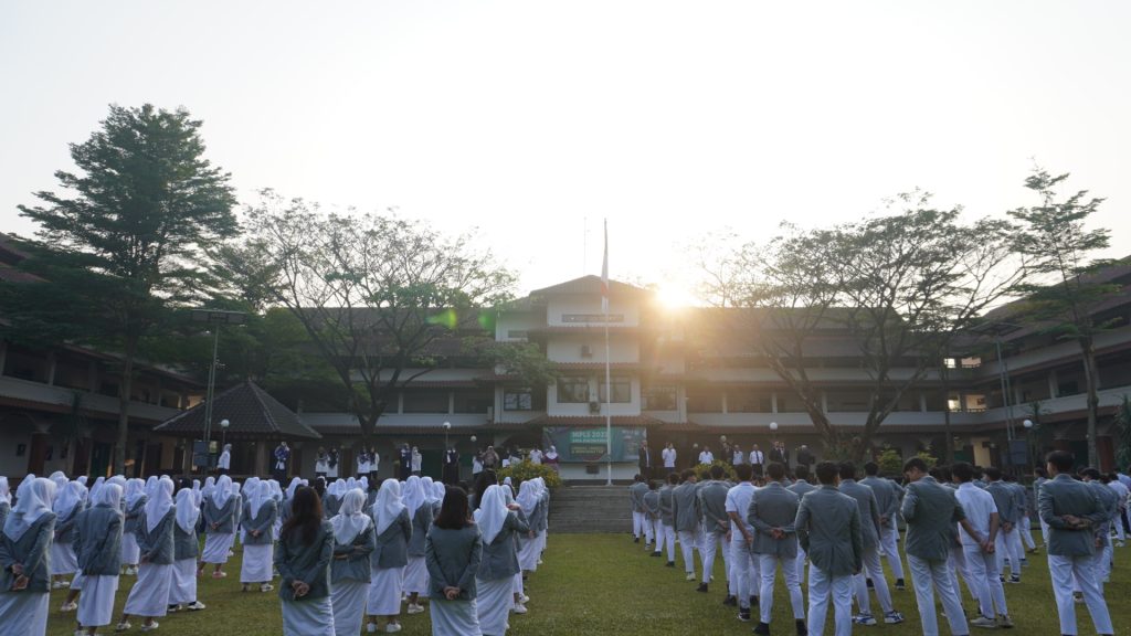 Perbedaan Islamic Boarding School dengan Sekolah Biasa