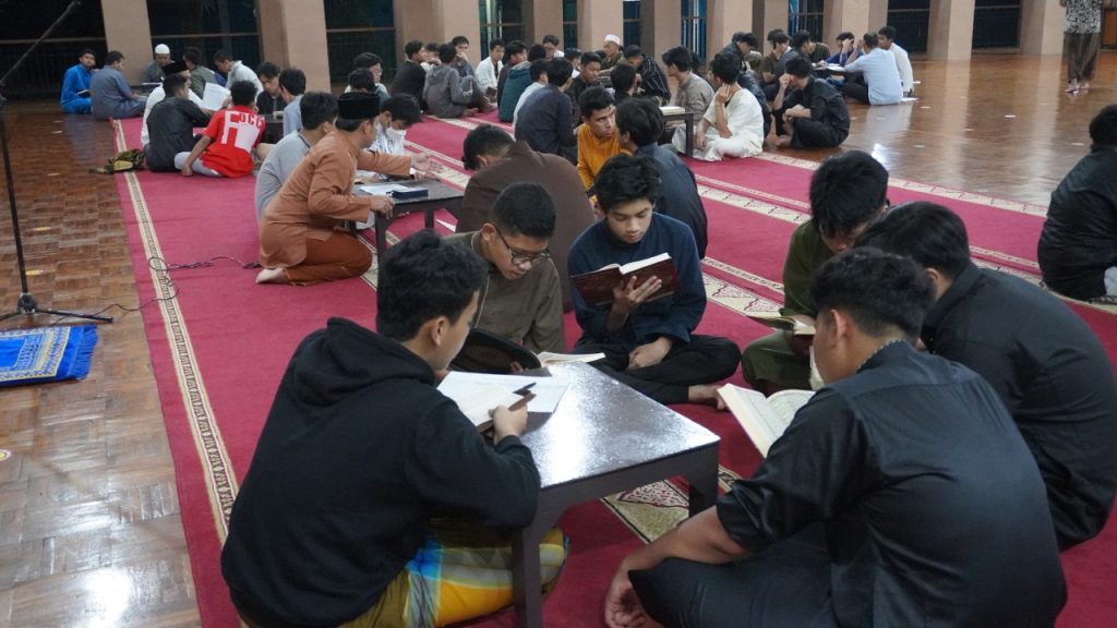 belajar bahasa arab di SMA Dwiwarna