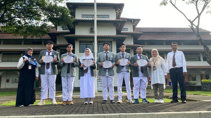 prestasi siswa SMA Dwiwarna