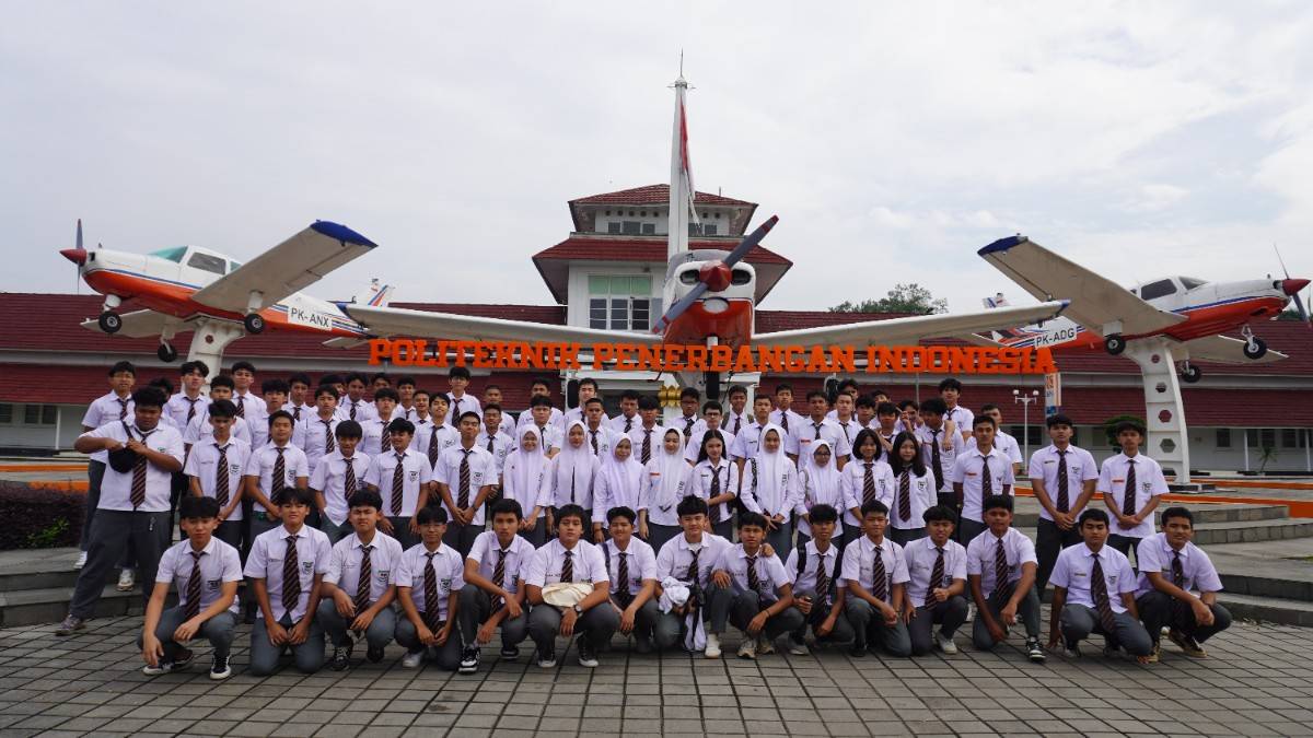pembinaan calon taruna akpol di SMA Dwiwarna
