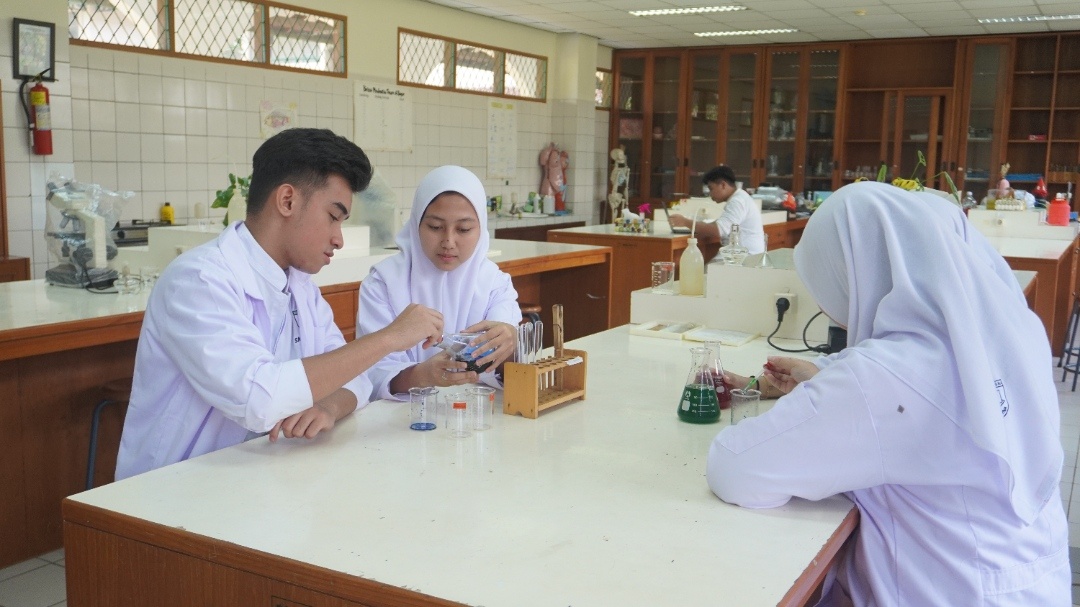 pembelajaran berbasis proyek di SMA Dwiwarna